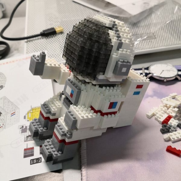 SC 8803 2 Space Adventure Astronaut Black Helmet 3D Model DIY Mini Diamond Blocks Bricks Building 2 - LOZ™ MINI BLOCKS